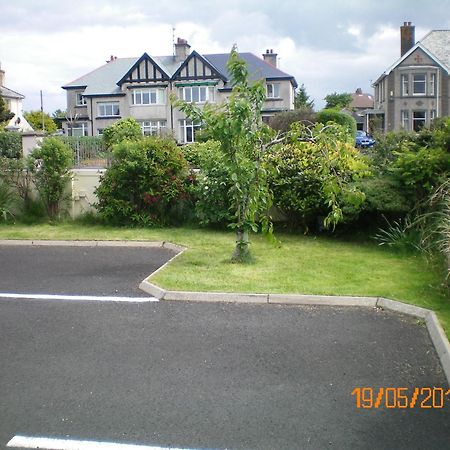 Aaranmore Lodge Guest House Portrush Buitenkant foto