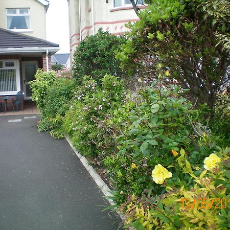 Aaranmore Lodge Guest House Portrush Buitenkant foto